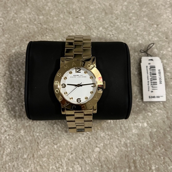 Marc Jacob Gold Watch - Picture 1 of 6